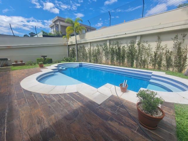 Casa com 700m² 4 quartos e 7 banheiros, à venda, no bairro Tamboré em Santana de Parnaíba