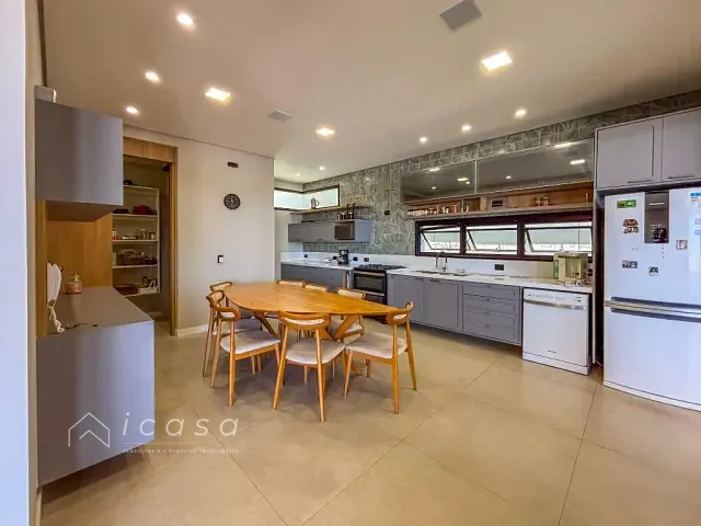 Casa com 521m² 4 quartos e 7 banheiros, à venda, no bairro Condomínio Residencial Montserrat em São José dos Campos