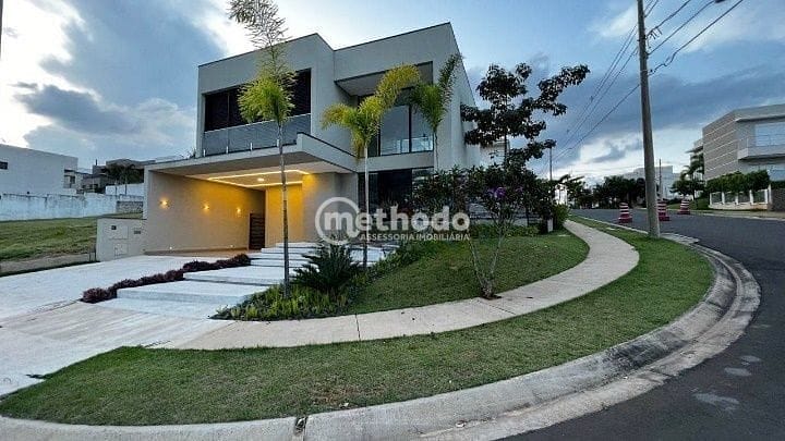 Casa, 3 quartos, 310 m² - Foto 1