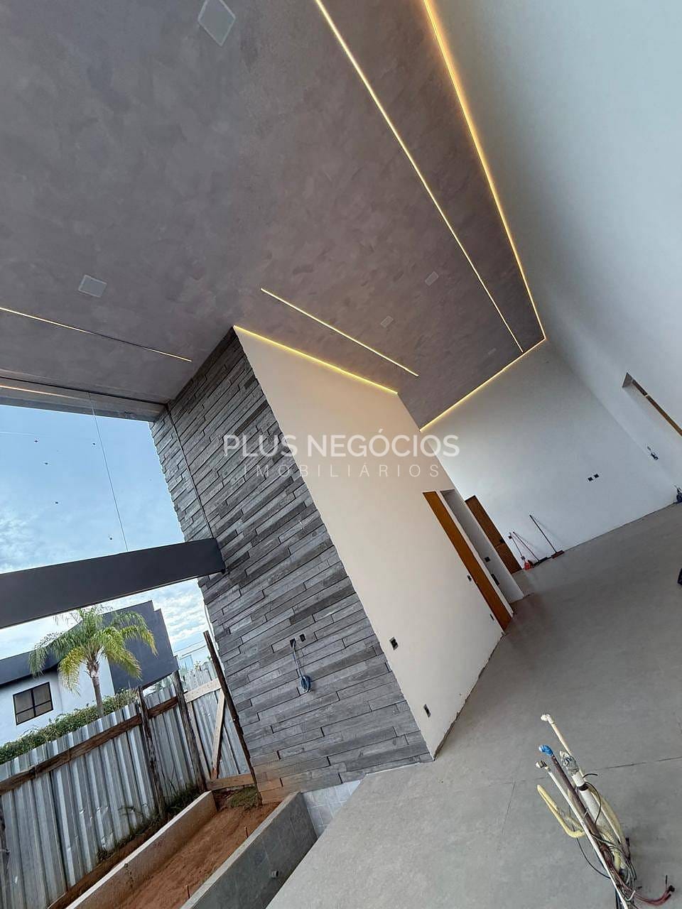 Casa à venda com 4 quartos, 320m² - Foto 4