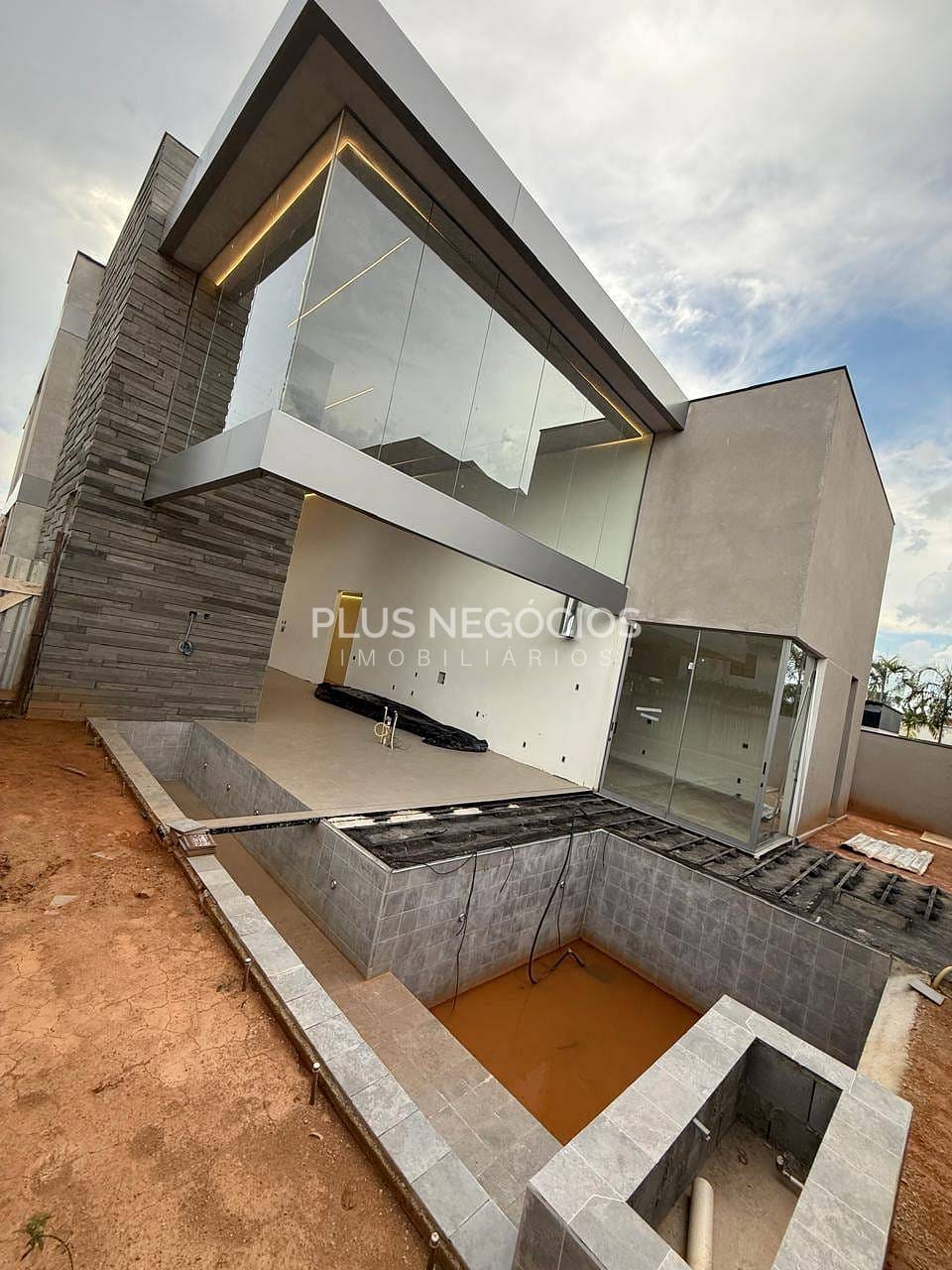 Casa à venda com 4 quartos, 320m² - Foto 11