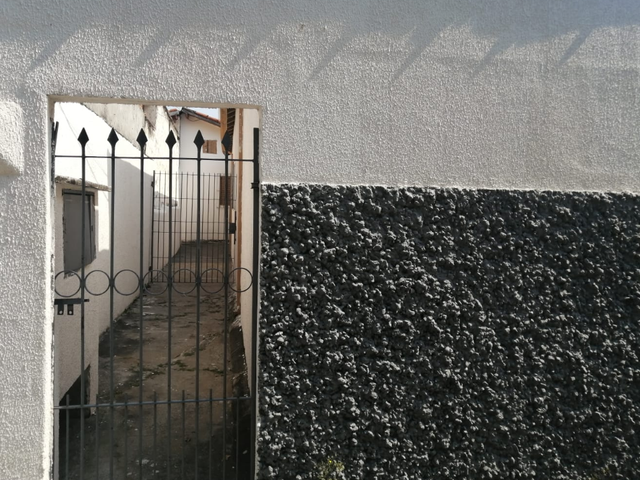 Casa à venda, no bairro Vila Nossa Senhora das Graças em Taubaté