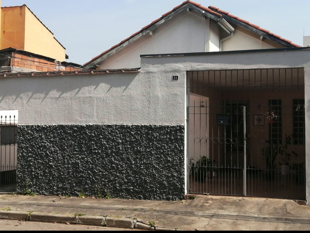 Casa à venda, no bairro Vila Nossa Senhora das Graças em Taubaté