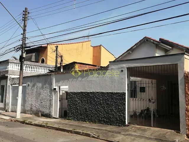 Casa à venda, no bairro Vila Nossa Senhora das Graças em Taubaté