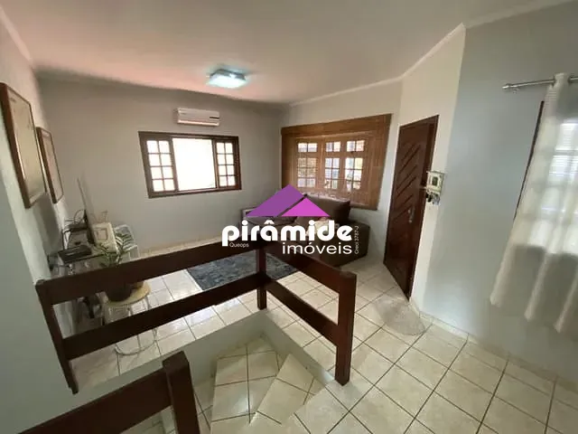 Casa com 250m² 4 quartos e 3 banheiros, à venda, no bairro Urbanova em São José dos Campos