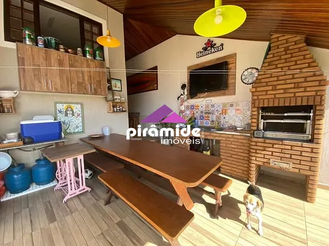 Casa com 250m² 4 quartos e 3 banheiros, à venda, no bairro Urbanova em São José dos Campos