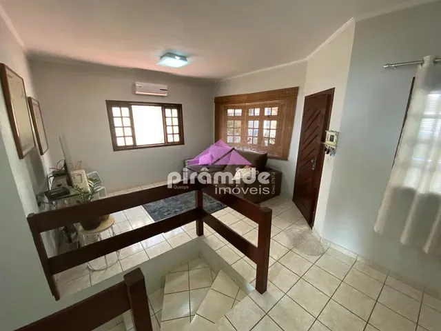 Casa com 250m² 4 quartos e 3 banheiros, à venda, no bairro Urbanova em São José dos Campos