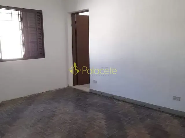 Casa com 279m² 3 quartos e 2 banheiros, à venda, no bairro Vila Rica em Pindamonhangaba