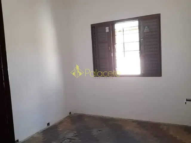 Casa com 279m² 3 quartos e 2 banheiros, à venda, no bairro Vila Rica em Pindamonhangaba
