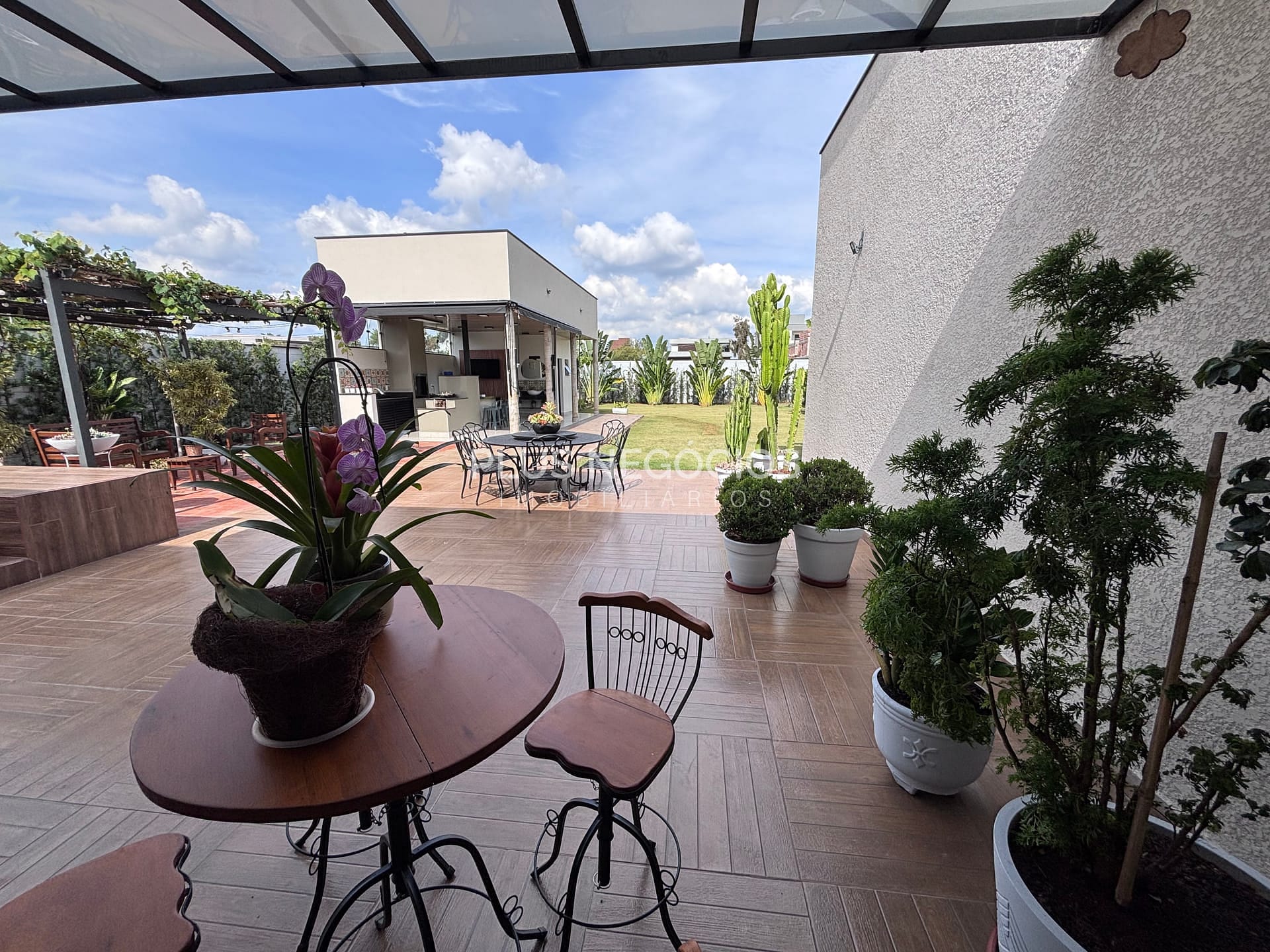 Casa, 3 quartos, 291 m² - Foto 1