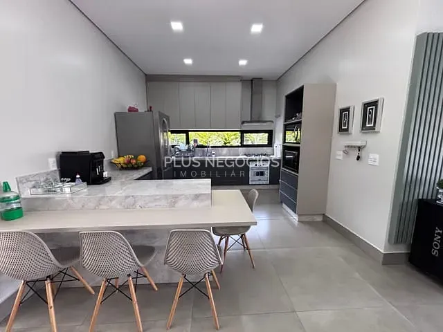Casa com 1000m² 3 quartos e 5 banheiros, à venda ou para alugar, no bairro Parque Ecoresidencial Fazenda Jequitibá em Sorocaba
