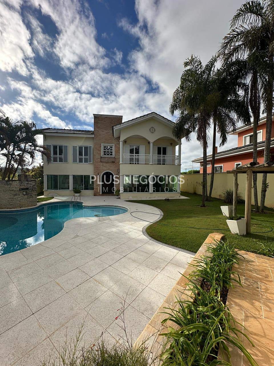 Casa à venda e aluguel com 5 quartos, 482m² - Foto 2