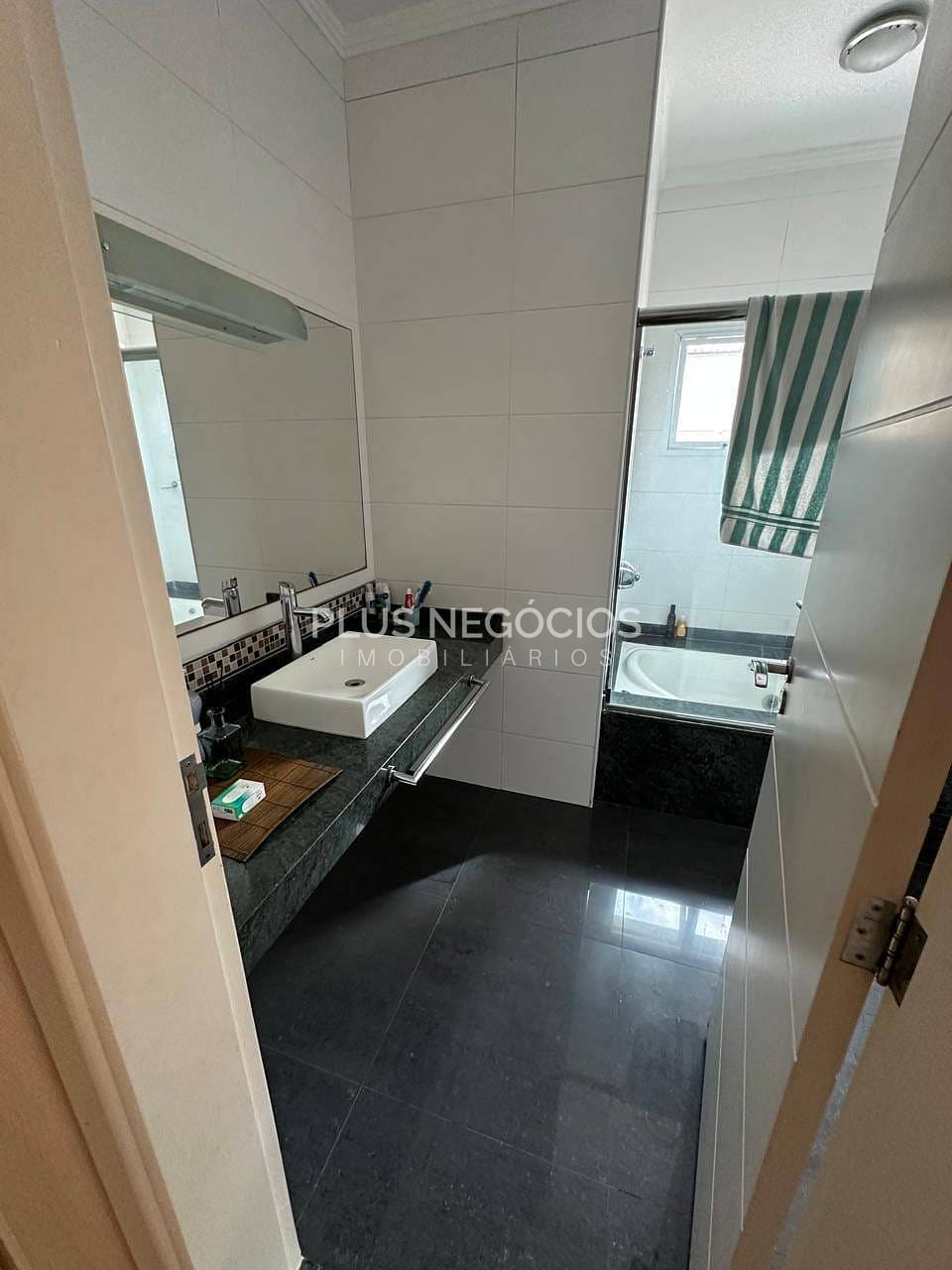 Casa à venda e aluguel com 5 quartos, 482m² - Foto 24