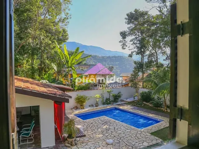 Casa com 490m² 4 quartos e 2 banheiros, à venda, no bairro Massaguaçu em Caraguatatuba