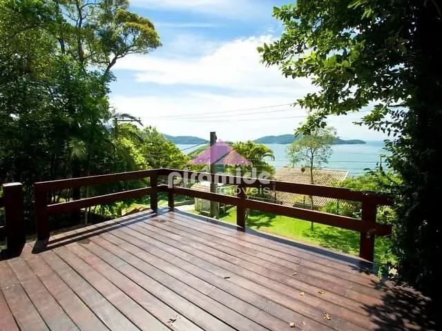 Casa com 490m² 4 quartos e 2 banheiros, à venda, no bairro Massaguaçu em Caraguatatuba