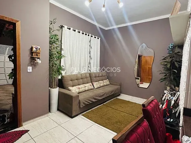 Casa com 125m² 2 quartos e 2 banheiros, à venda, no bairro Parque São Bento em Sorocaba