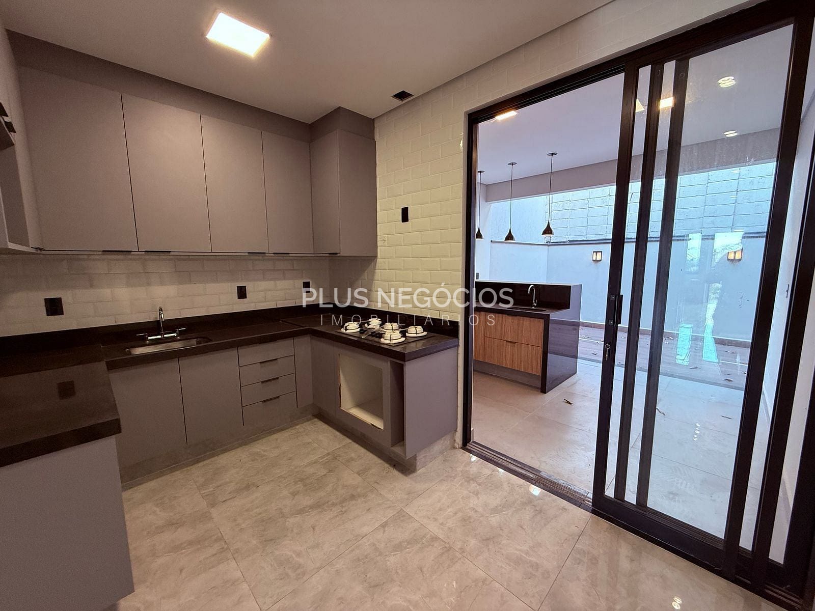 Casa à venda com 3 quartos, 160m² - Foto 15