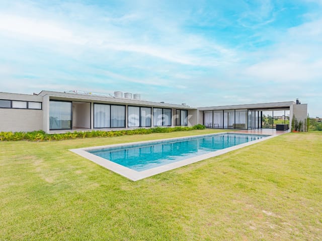 Casa com 2240m² 6 quartos e 9 banheiros, à venda ou para alugar, no bairro Condomínio Terras de São José em Itu