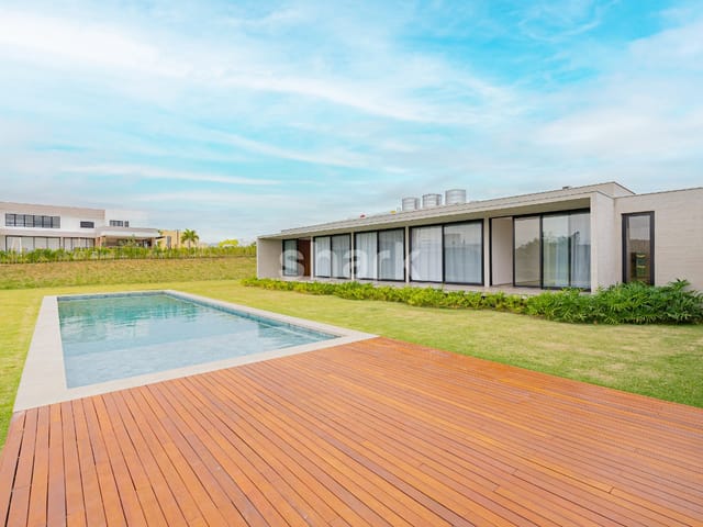 Casa com 2240m² 6 quartos e 9 banheiros, à venda ou para alugar, no bairro Condomínio Terras de São José em Itu