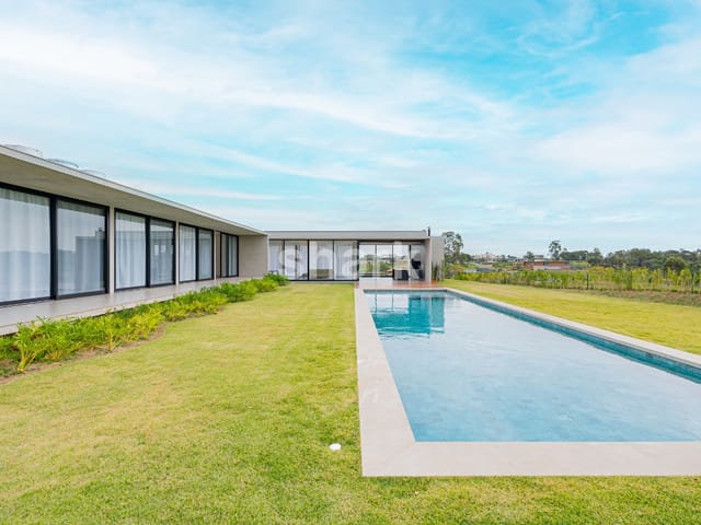 Casa com 2240m² 6 quartos e 9 banheiros, à venda ou para alugar, no bairro Condomínio Terras de São José em Itu