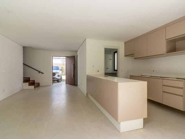 Casa com 214m² 4 quartos e 5 banheiros, à venda, no bairro Tanquinho em Santana de Parnaíba