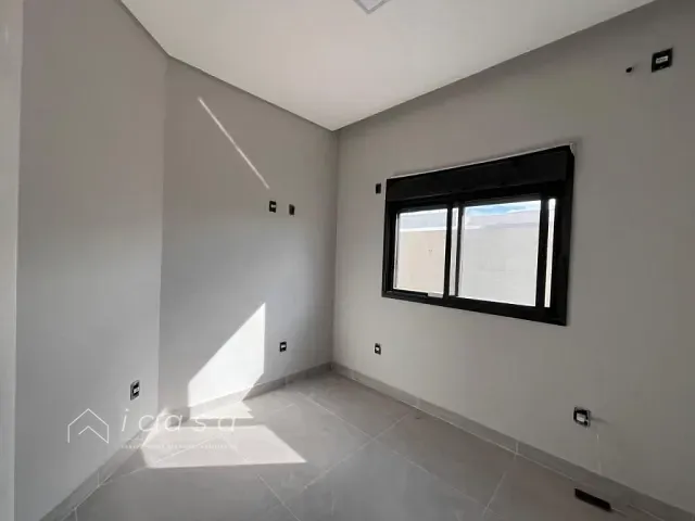 Casa com 250m² 3 quartos e 2 banheiros, à venda, no bairro Residencial Colinas. em Caçapava