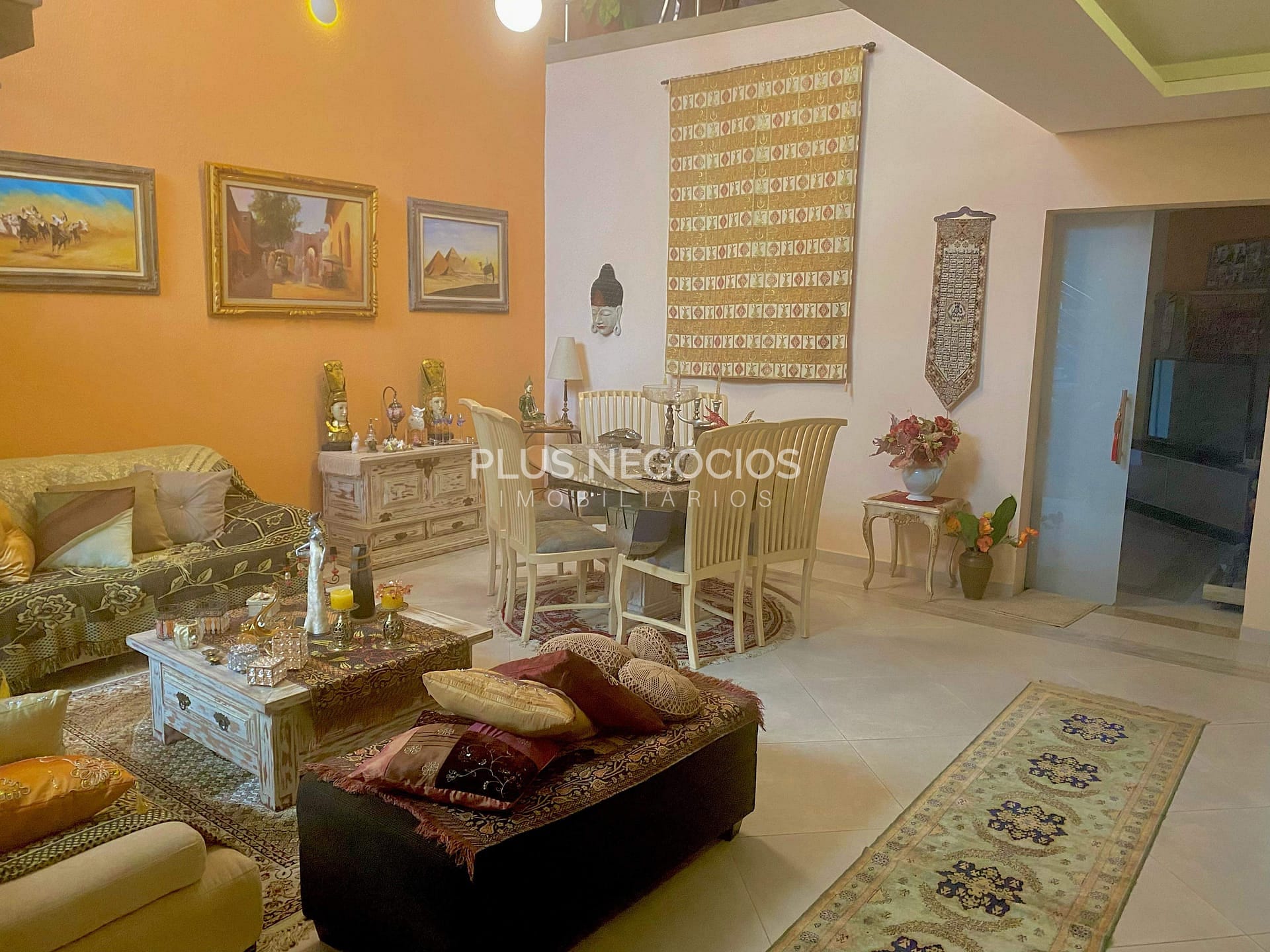 Casa à venda com 3 quartos, 307m² - Foto 2