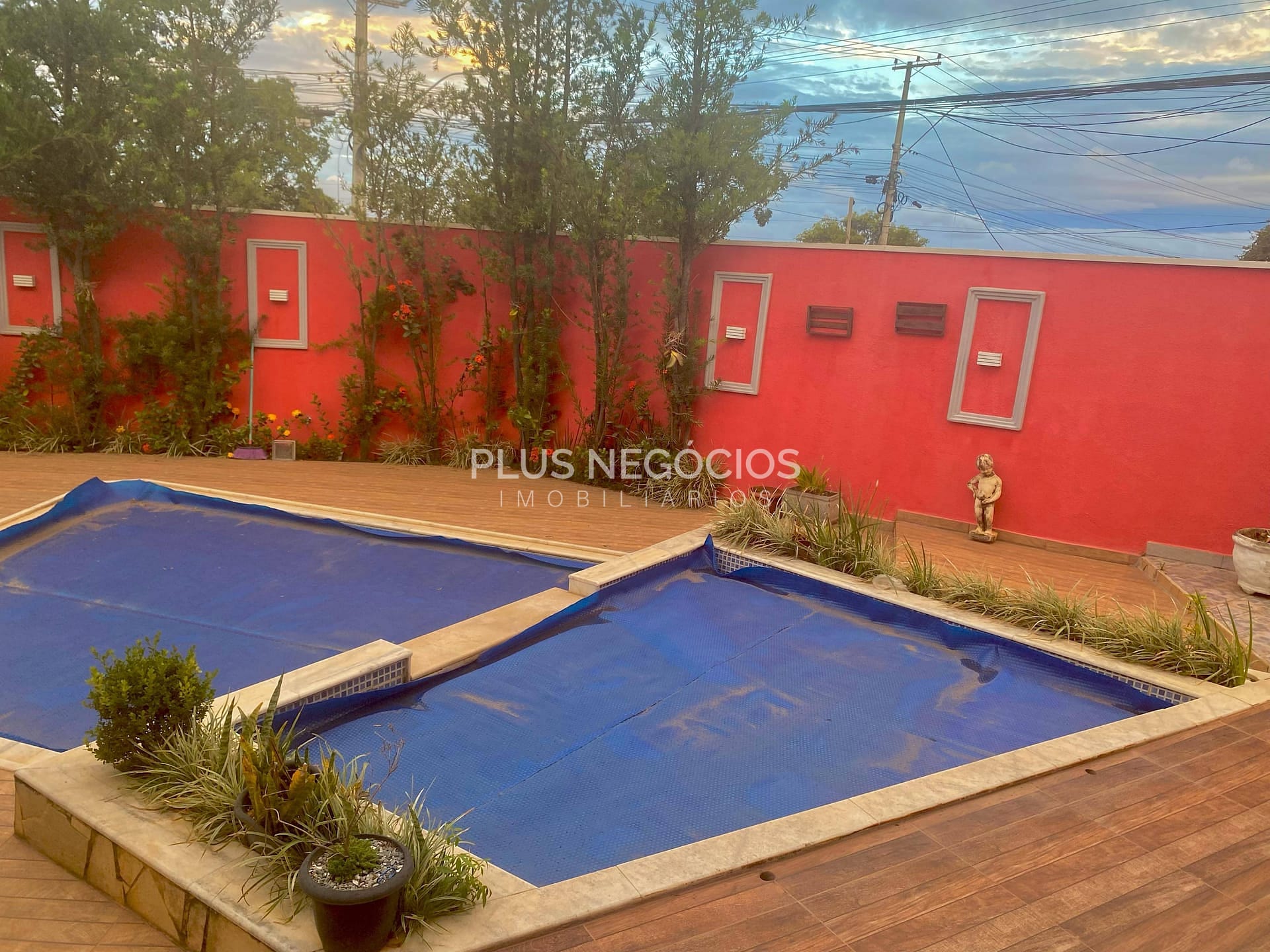 Casa à venda com 3 quartos, 307m² - Foto 4