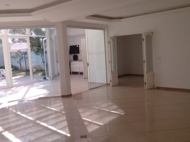 Casa com 600m² 4 quartos e 6 banheiros, à venda ou para alugar, no bairro Alphaville em Santana de Parnaíba