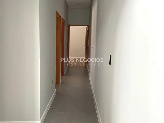 Casa com 250m² 3 quartos e 2 banheiros, à venda, no bairro Chácaras Reunidas São Jorge em Sorocaba