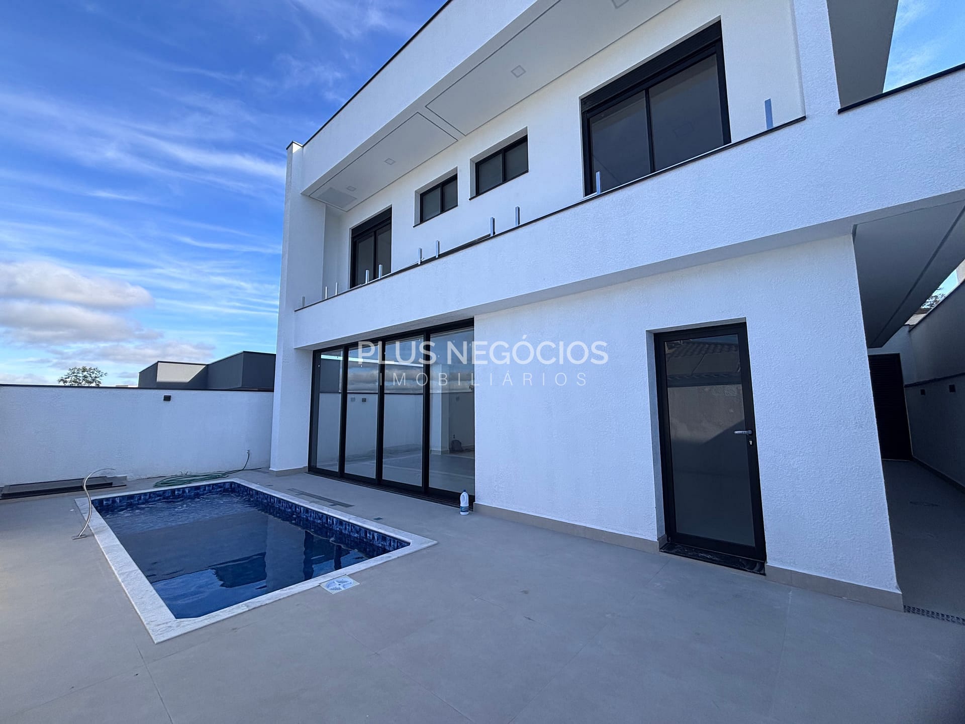 Casa à venda com 3 quartos, 310m² - Foto 8