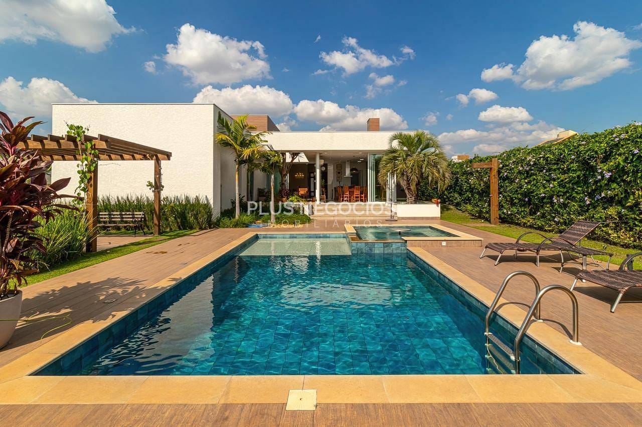 Casa, 4 quartos, 349 m² - Foto 1