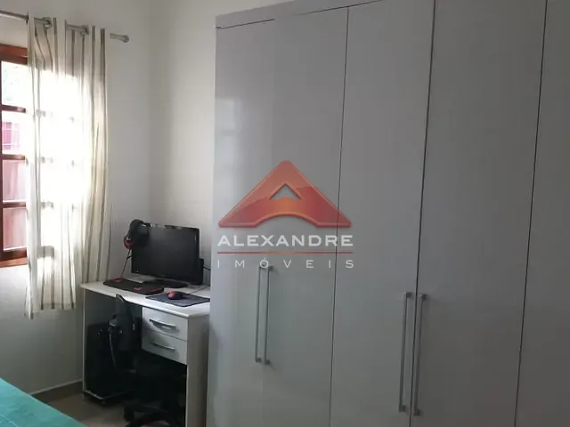 Casa com 250m² 3 quartos e 6 banheiros, à venda, no bairro Jardim Oriente em São José dos Campos