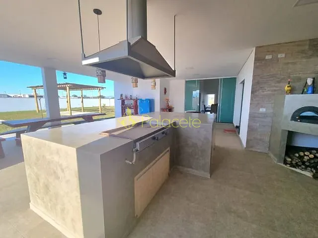 Casa com 1190m² 3 quartos e 2 banheiros, à venda ou para alugar, no bairro Condominio Residencial Colonial Village II em Pindamonhangaba