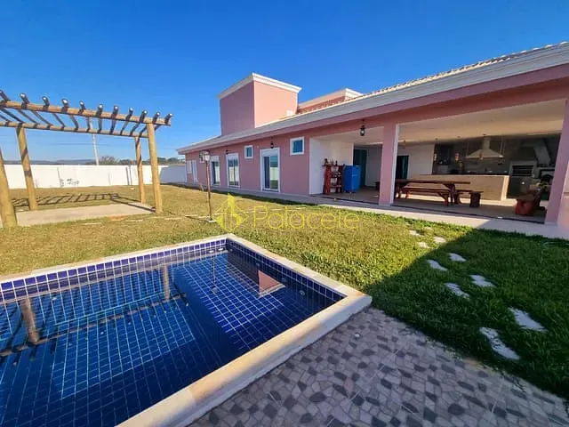 Casa com 1190m² 3 quartos e 2 banheiros, à venda ou para alugar, no bairro Condominio Residencial Colonial Village II em Pindamonhangaba