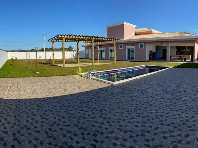 Casa com 1190m² 3 quartos e 2 banheiros, à venda ou para alugar, no bairro Condominio Residencial Colonial Village II em Pindamonhangaba