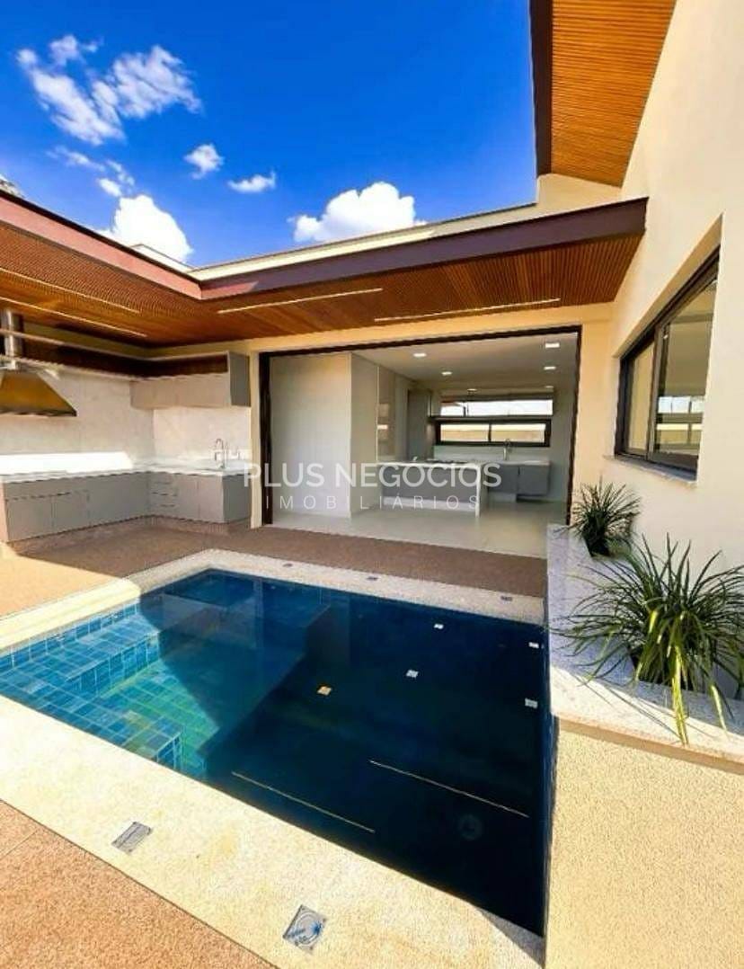 Casa à venda com 3 quartos, 194m² - Foto 1