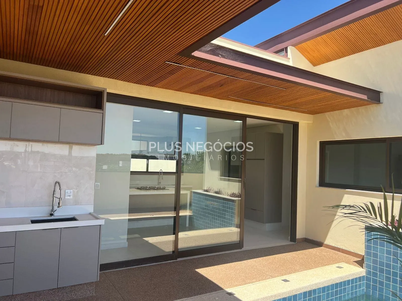 Casa, 3 quartos, 194 m² - Foto 1