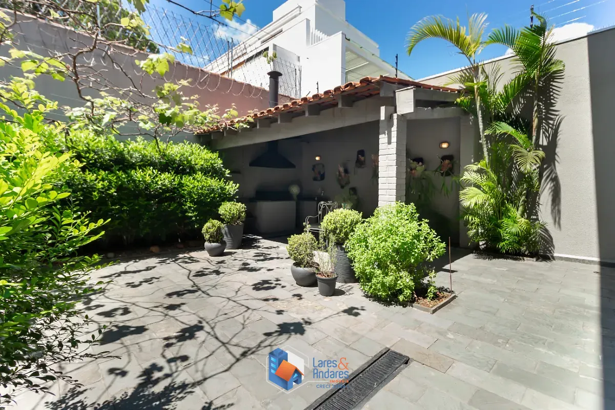 Casa, 4 quartos, 300 m² - Foto 1