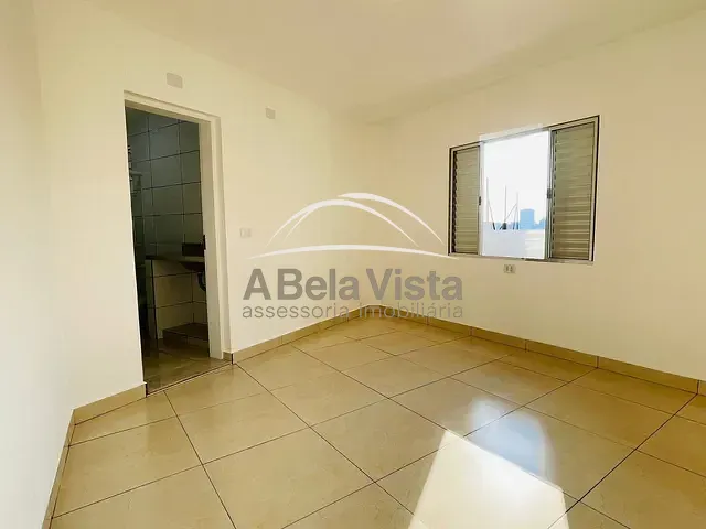 Casa 3 quartos e 2 banheiros, para alugar, no bairro Umuarama em Osasco