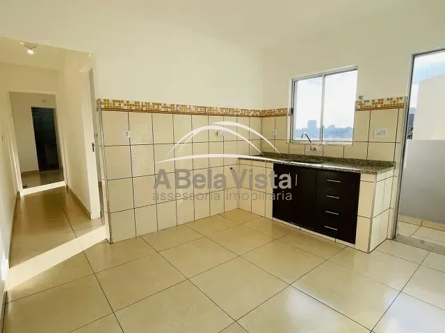 Casa 3 quartos e 2 banheiros, para alugar, no bairro Umuarama em Osasco