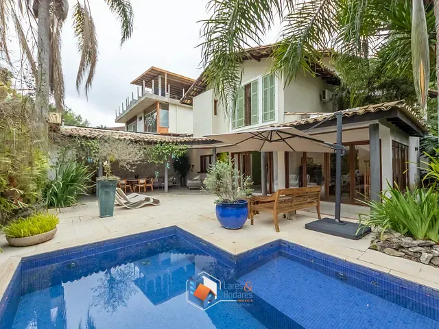 Casa com 650m² 5 quartos e 5 banheiros, à venda, no bairro Jardim Vitória Régia em São Paulo