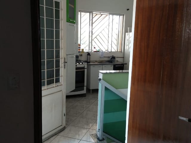 Casa com 87m² 5 quartos e 2 banheiros, à venda, no bairro São Roque em Aparecida