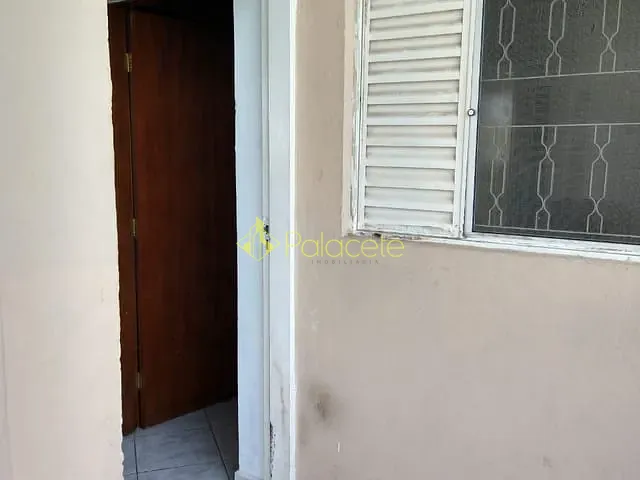 Casa com 87m² 5 quartos e 2 banheiros, à venda, no bairro São Roque em Aparecida