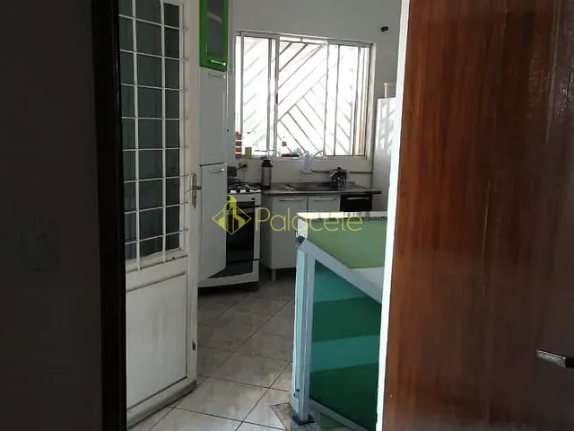 Casa com 87m² 5 quartos e 2 banheiros, à venda, no bairro São Roque em Aparecida