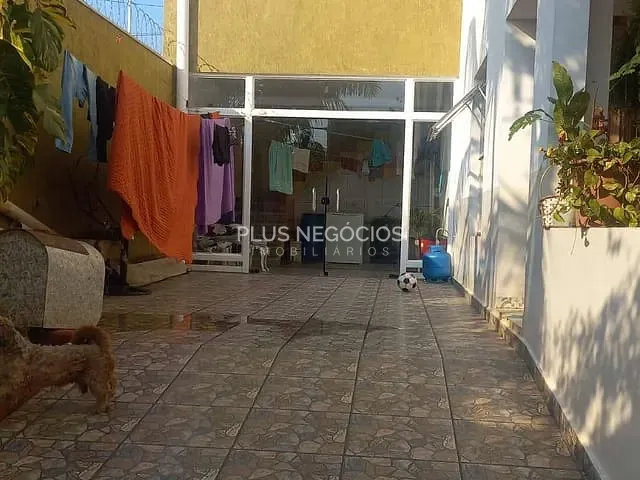 Casa 4 quartos e 3 banheiros, à venda, no bairro Vila Helena em Sorocaba