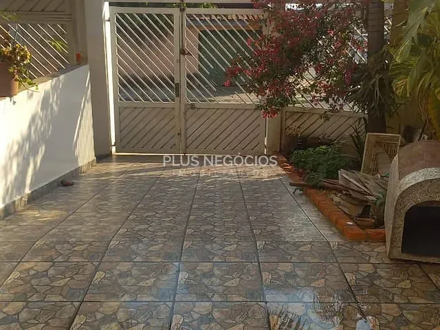 Casa 4 quartos e 3 banheiros, à venda, no bairro Vila Helena em Sorocaba