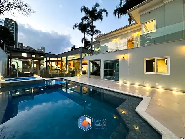 Casa com 750m² 5 quartos e 9 banheiros, à venda, no bairro Campo Belo em São Paulo