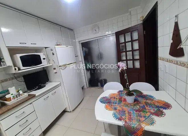 Casa à venda com 3 quartos, 300m² - Foto 15