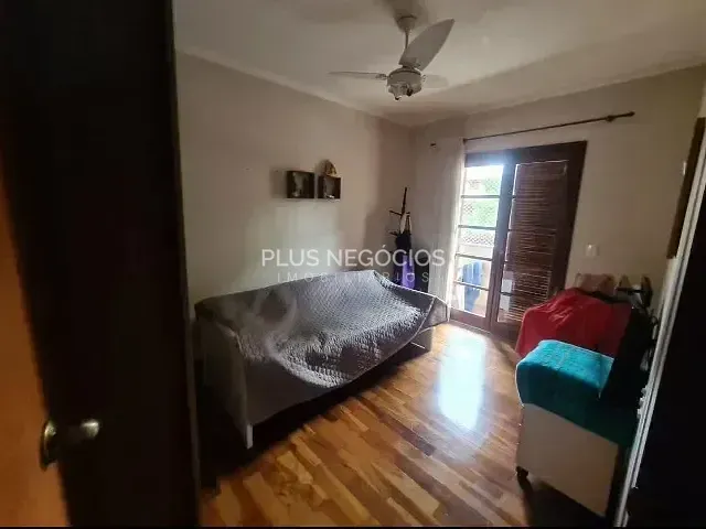 Casa com 350m² 3 quartos e 5 banheiros, à venda, no bairro Iporanga em Sorocaba